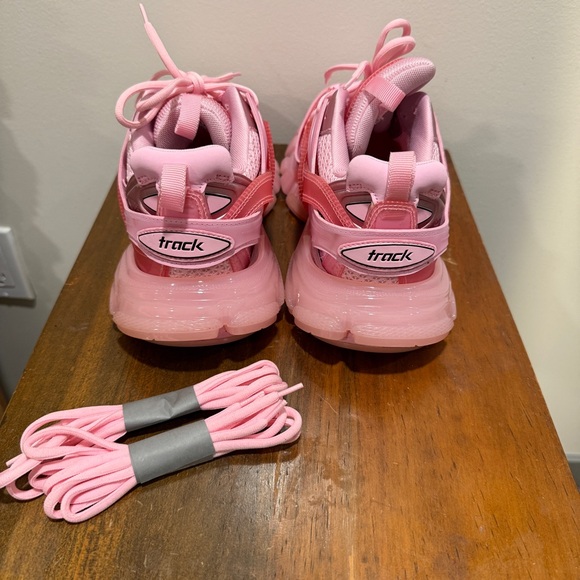 Balenciaga Track Clear Sole Sneaker in Pink, 39 - Picture 4 of 7